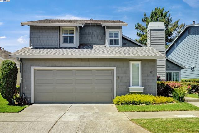 37 Clipper Drive, Alameda CA: https://media.crmls.org/mediaz/08299776-f1ee-4803-8970-b8ca6f027f41.jpg