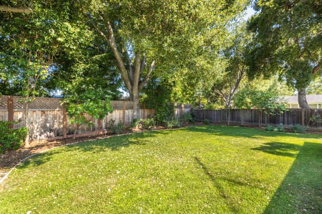 510 Valencia Drive, Los Altos CA: https://media.crmls.org/mediaz/0829ae9d-3b93-446a-a34b-333ffb85aada.jpg