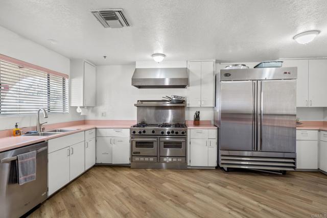 Detail Gallery Image 55 of 58 For 631 via Costa Rica, Vista,  CA 92081 - 2 Beds | 2 Baths
