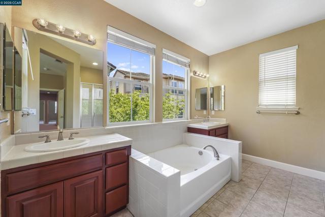 513 Lexington Dr, Vallejo CA: https://media.crmls.org/mediaz/0829d63d-9cf8-4cfa-bc96-d516c250d504.jpg