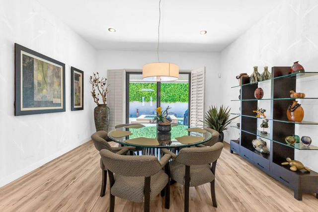 29 El Roble Court, Rancho Mirage CA: https://media.crmls.org/mediaz/082a04a2-05f7-4b47-9286-17716df36438.jpg