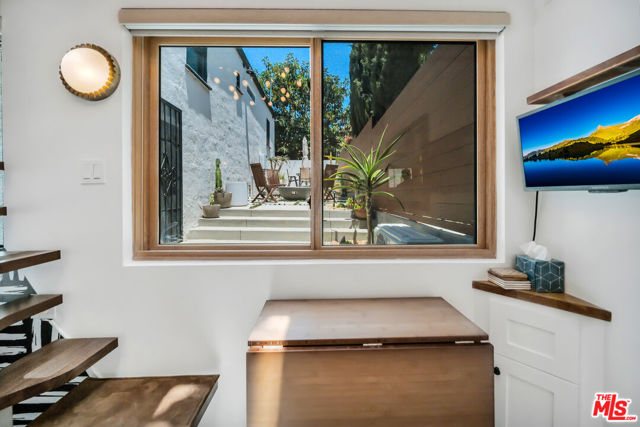 1940 N Avenue 51, Los Angeles CA: https://media.crmls.org/mediaz/082a22a6-3cf8-4a62-baf9-865599a5b813.jpg