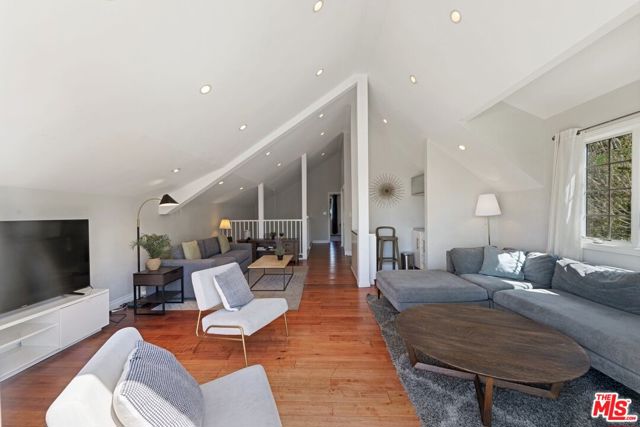 2955 Corral Canyon Road, Malibu CA: https://media.crmls.org/mediaz/082a798a-fe3e-4c68-9496-895f467b5fab.jpg