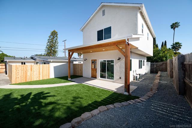 4626 4628 Derrick dr, San Diego CA: https://media.crmls.org/mediaz/082a7ccd-dc29-48cb-b581-977fb42b08ac.jpg