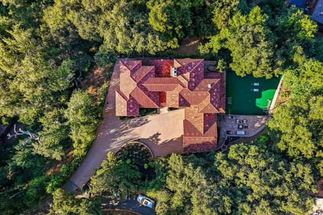 11860 Francemont Drive, Los Altos Hills CA: https://media.crmls.org/mediaz/082ac027-5165-4e04-9962-4ce27b1503ca.jpg
