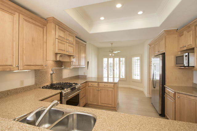 705 Vista Lago Circle N, Palm Desert, CA 92211