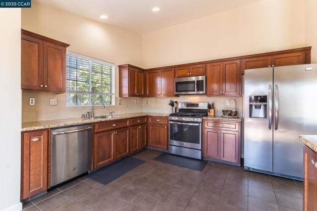 289 Crestview Ave, Martinez CA: https://media.crmls.org/mediaz/082d8f10-bf66-43a3-9e7e-230c2ae3a9bd.jpg