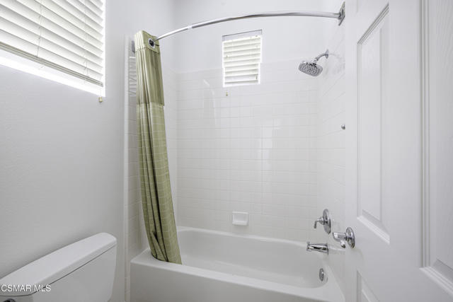 3178 Sunset Hills Boulevard, Thousand Oaks CA: https://media.crmls.org/mediaz/082d9833-ae6c-46e2-9d8a-b409cdc4abc6.jpg