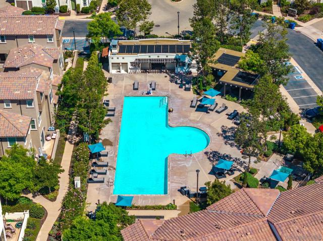 16206 Veridian Cir, San Diego CA: https://media.crmls.org/mediaz/082db776-981d-4b81-b132-c559e7689fa4.jpg