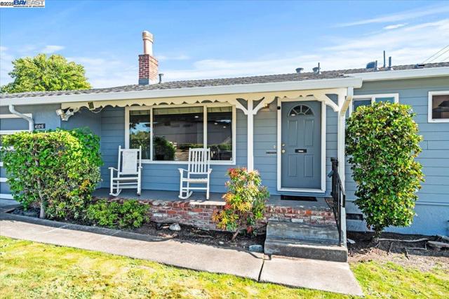 4105 Heyer Ave, Castro Valley CA: https://media.crmls.org/mediaz/082e3007-971d-4cd6-b47c-c305a6c64182.jpg