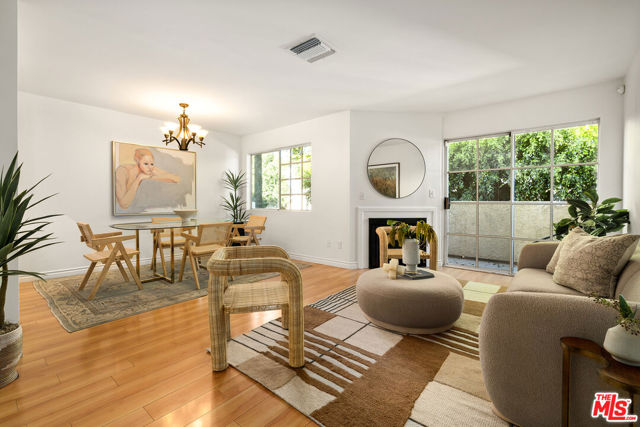 14727 Magnolia Boulevard, 112 photo 2