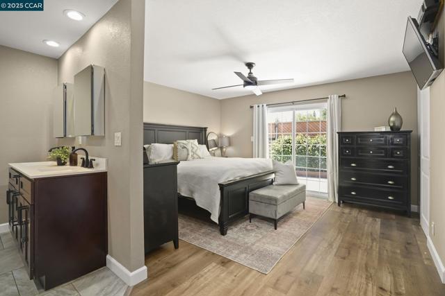 3979 Beechwood Court, Concord CA: https://media.crmls.org/mediaz/082e7c76-cf49-4e23-94b1-054eb1ac189d.jpg