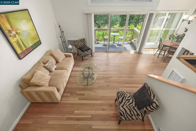2059 Ascot Dr., Moraga CA: https://media.crmls.org/mediaz/082e998b-ece0-47a4-81d6-e4049386b240.jpg
