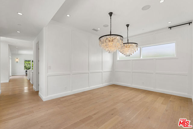 530 N Alta Vista Boulevard, Los Angeles CA: https://media.crmls.org/mediaz/082eba77-6d4a-4150-946b-d56a4e8927bb.jpg