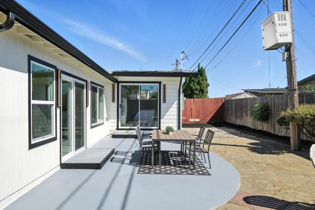 1633 Roberta Drive, San Mateo CA: https://media.crmls.org/mediaz/082ebd82-b54f-407f-a352-b137a8f3a7a3.jpg