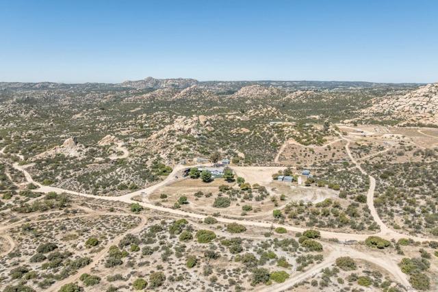 1525 Tea Rose Lane, Jacumba CA: https://media.crmls.org/mediaz/082ed128-1cd6-47e9-89c1-ef8ccd71beb5.jpg