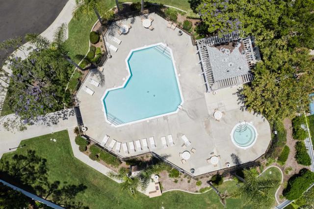 6848 Xana Way, Carlsbad CA: https://media.crmls.org/mediaz/082f6d7e-bad1-48ef-b20b-4945365bfbf3.jpg