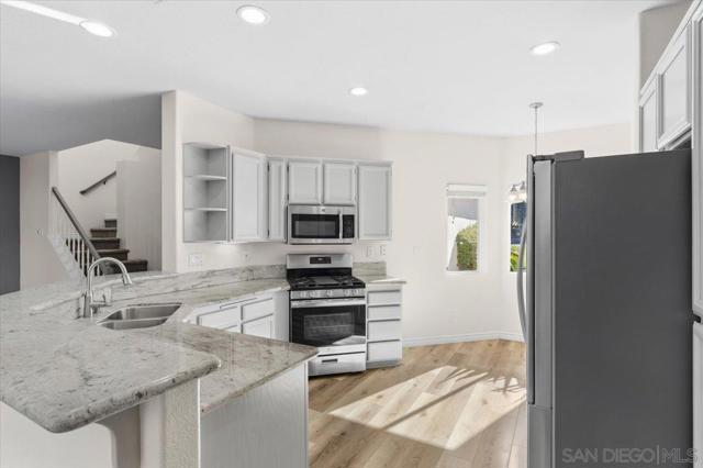 16156 Avenida Venusto, San Diego CA: https://media.crmls.org/mediaz/082faa99-7d7d-4de6-91b2-7a954faac7ed.jpg