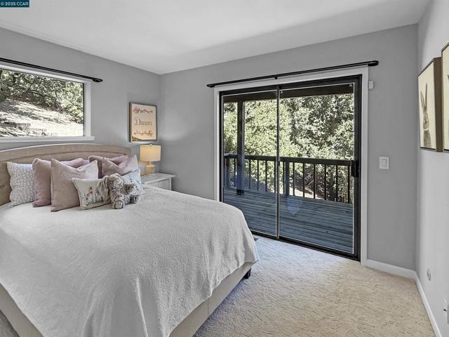 130 Hillcroft Way, Walnut Creek CA: https://media.crmls.org/mediaz/082fea37-5c3c-4541-8fb7-7702fd5031d1.jpg