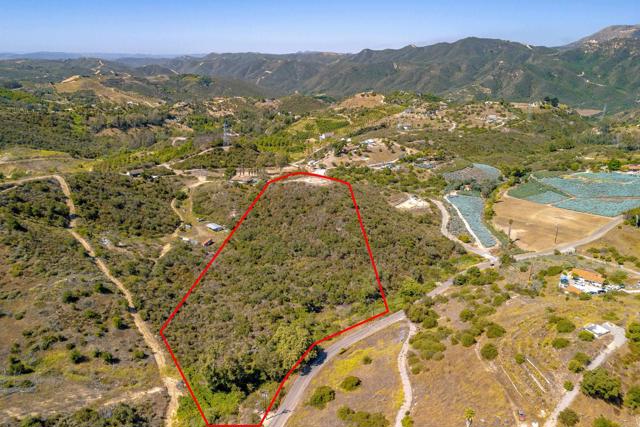 27 Daily Road, Fallbrook CA: https://media.crmls.org/mediaz/0830089f-d8fa-43a5-a48c-eac773d667be.jpg
