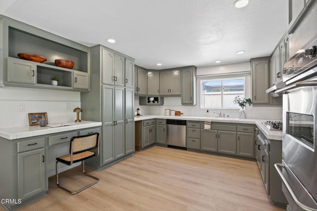 Detail Gallery Image 8 of 37 For 6324 Oriole St, Ventura,  CA 93003 - 4 Beds | 3 Baths