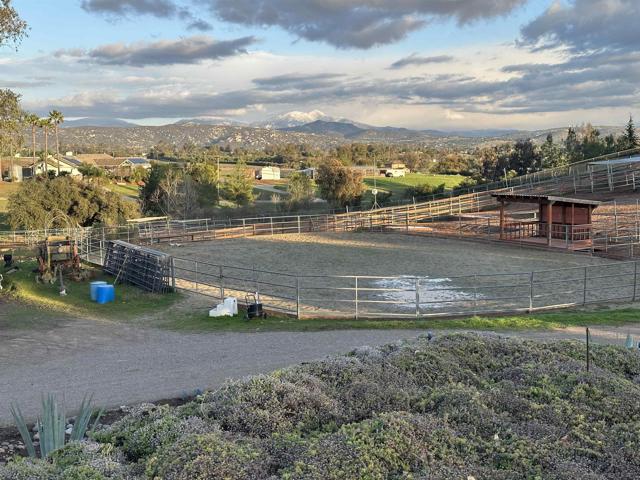 20119 Para Siempre Vista, Ramona CA: https://media.crmls.org/mediaz/0830dac0-b658-44ae-bc8a-858a74099b58.jpg
