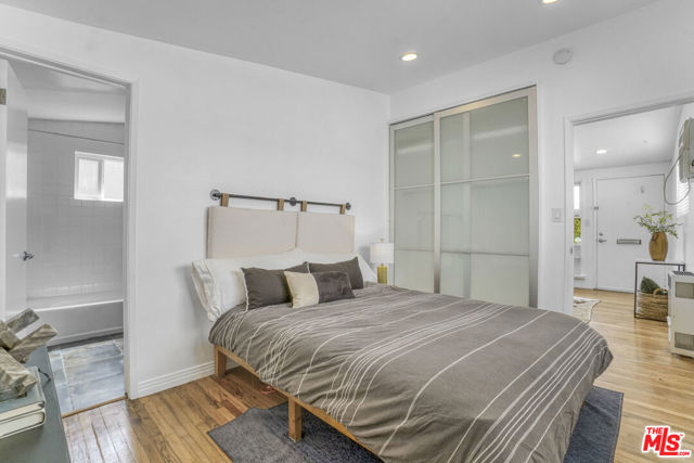 2404 Ocean Park Boulevard, Santa Monica CA: https://media.crmls.org/mediaz/0830f2e9-a5f9-4f77-8de7-9ce46c922057.jpg