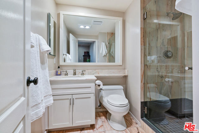 120 N Swall Drive, Los Angeles CA: https://media.crmls.org/mediaz/083112ed-bdcf-46c9-9c65-113df9ee1534.jpg