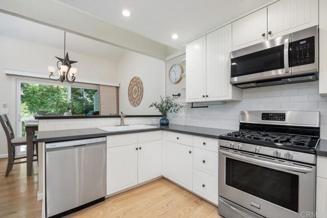 Detail Gallery Image 14 of 42 For 1715 Kennington Rd, Encinitas,  CA 92024 - 3 Beds | 2 Baths