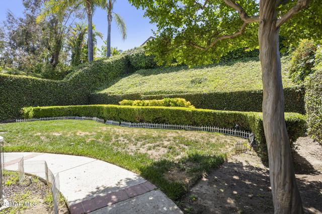 11928 Bubbling Brook Street, Moorpark CA: https://media.crmls.org/mediaz/08314e38-014b-406d-89fe-b1fed15683b5.jpg
