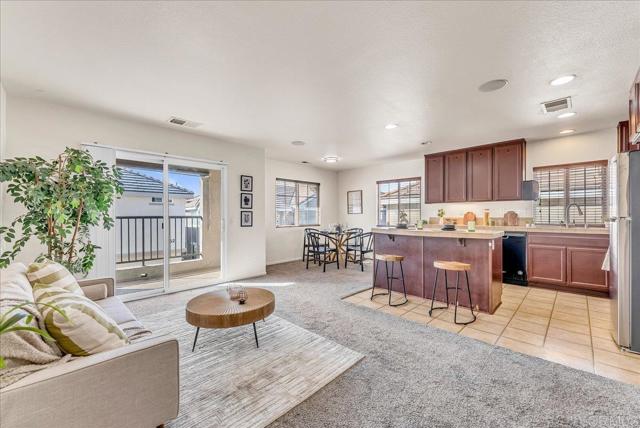 Detail Gallery Image 1 of 1 For 1453 Trouville Ln #1,  Chula Vista,  CA 91913 - 2 Beds | 2 Baths