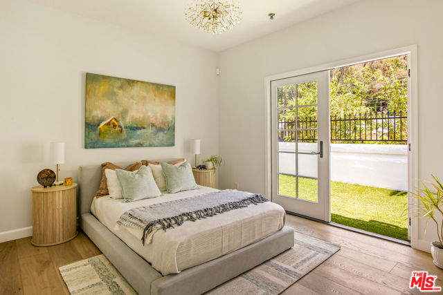 2241 Betty Lane, Beverly Hills CA: https://media.crmls.org/mediaz/0831f33e-6a44-47ea-a56e-a87320cb22ce.jpg