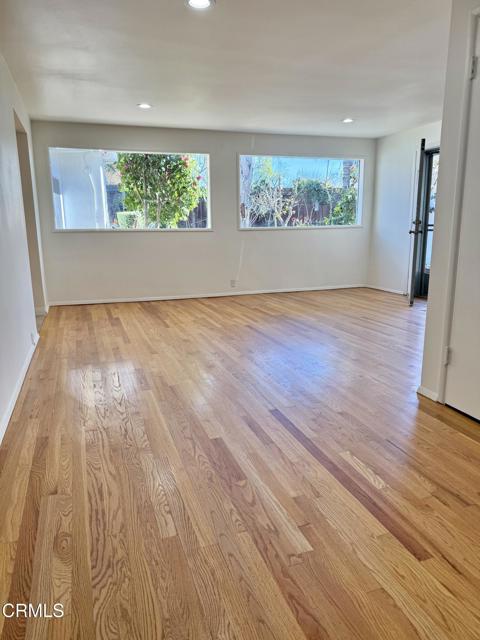 Detail Gallery Image 4 of 23 For 5212 New York Ave Ave, Glendale,  CA 91214 - 4 Beds | 2/1 Baths