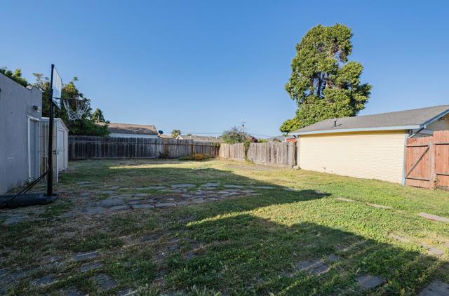 121 OAK Street, Salinas CA: https://media.crmls.org/mediaz/08326a67-eab6-41a8-a5ef-5355cb388ba2.jpg