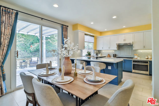 2857 Limestone Drive, Thousand Oaks CA: https://media.crmls.org/mediaz/08327ef5-2020-4d51-9b81-1aa6b7c8aaa7.jpg