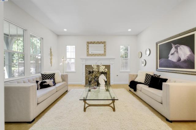 1993 Fairway Oaks Dr, Ripon CA: https://media.crmls.org/mediaz/083291eb-5d24-42e8-808e-393877f1a3d3.jpg