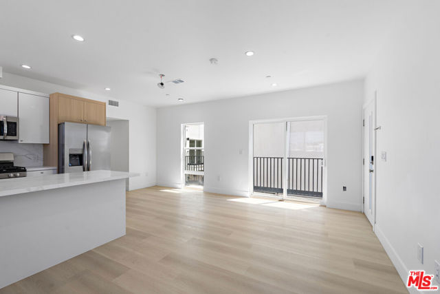 10963 Calvert, North Hollywood CA: https://media.crmls.org/mediaz/0832c426-6725-4b6e-a605-a05f1dcb4a20.jpg
