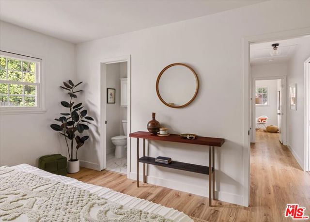 336 N Bradoaks Avenue, Monrovia CA: https://media.crmls.org/mediaz/0832eb00-f26f-4b28-9e69-b243b0d2d09c.jpg