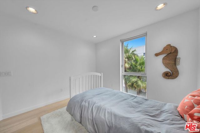 310 Washington Boulevard, Marina del Rey CA: https://media.crmls.org/mediaz/0834925a-4529-46f4-bf5a-6fcfb4f44fd7.jpg