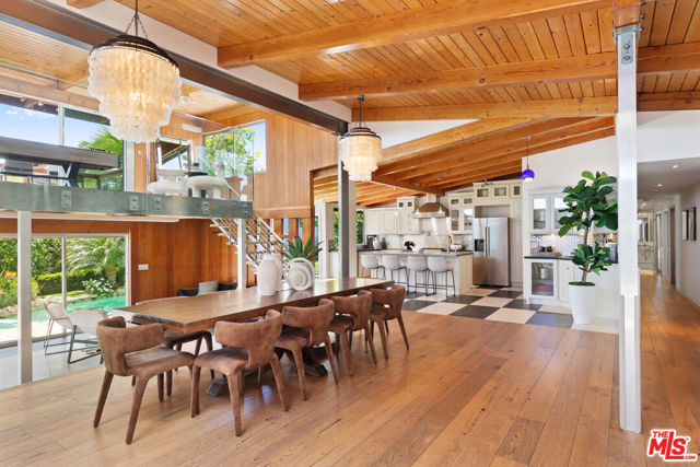 1470 N Tigertail Road, Los Angeles CA: https://media.crmls.org/mediaz/0834bcc9-be24-4a3a-9ed4-f78706214a66.jpg