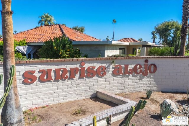 733 N Via Acapulco, Palm Springs CA: https://media.crmls.org/mediaz/0834c2fa-e142-4fe8-a2ff-69f9c1c9b00f.jpg