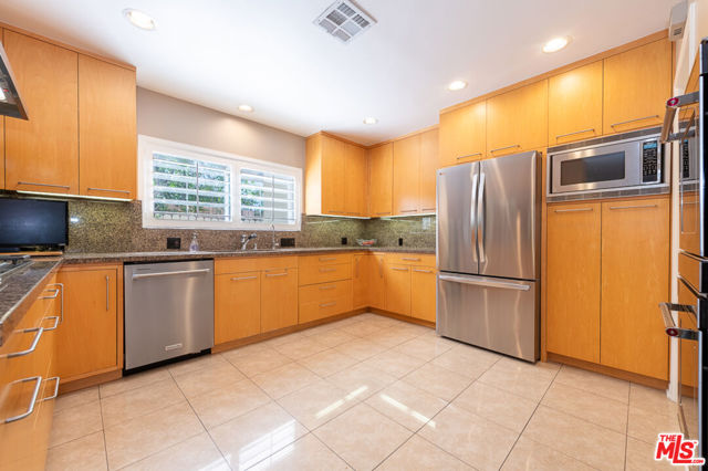 Drew Fenton | 16617 Park Lane Circle Los Angeles CA | MLS: 7403378