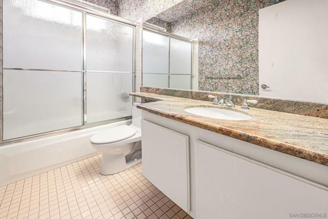 3008 Garboso Street, Carlsbad CA: https://media.crmls.org/mediaz/083527c0-a34c-45aa-90c9-f8ee05561c54.jpg