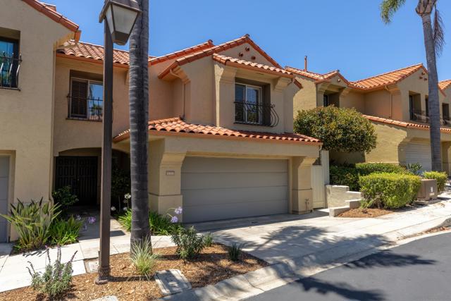 1466 Caminito Solidago, La Jolla CA: https://media.crmls.org/mediaz/08353a19-cc09-459e-8c10-76a880bbc4ca.jpg