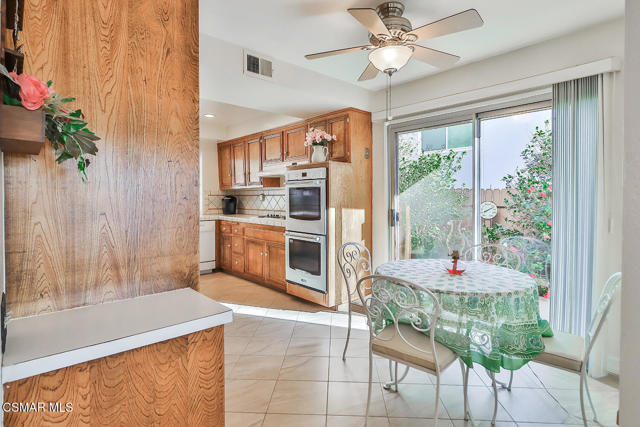 5260 Edgeware Drive, Calabasas CA: https://media.crmls.org/mediaz/08358b1e-02a6-4b50-9bfd-50070fb261d0.jpg