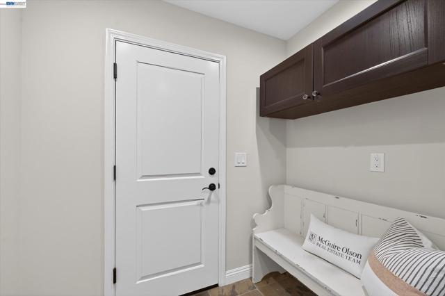 Image 28 of 49 For 5218 Ridgevale Way