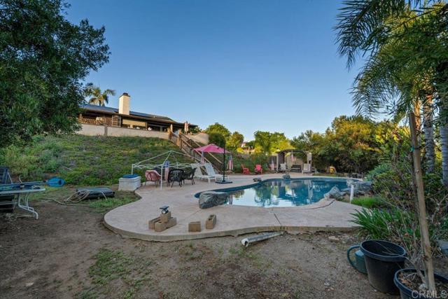1315 Hermana Court, Vista CA: https://media.crmls.org/mediaz/0835999d-4630-49fd-ae4b-02e7d7500f79.jpg