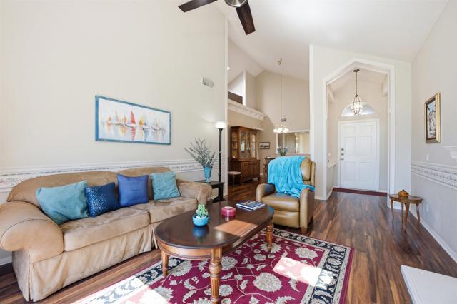 Detail Gallery Image 7 of 33 For 1428 Portofino Dr, Vista,  CA 92081 - 2 Beds | 2 Baths