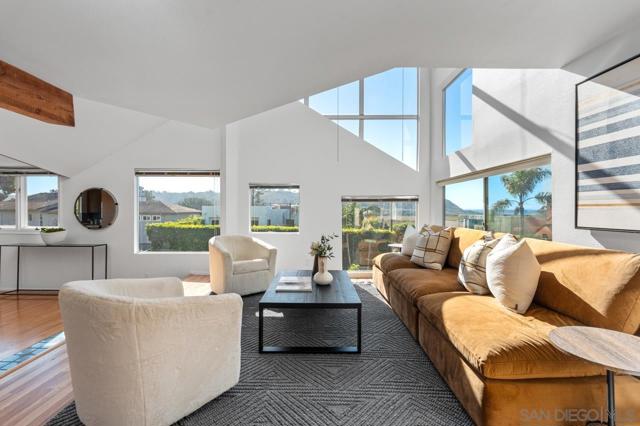 2506 Via Merano, Del Mar CA: https://media.crmls.org/mediaz/0835fca5-82b9-4a0f-9340-dde7a349961c.jpg