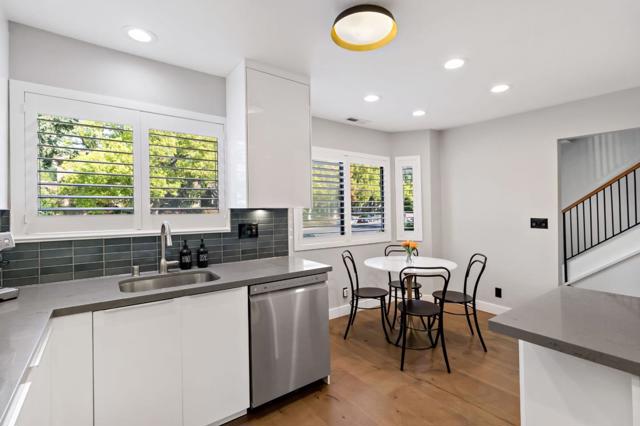 435 Alberto Way, Los Gatos CA: https://media.crmls.org/mediaz/08360261-8491-4538-a8ce-d45b92cfa288.jpg